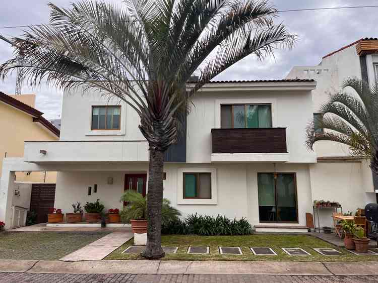 casa en venta blvd jardin real jardin real zapopan jalisco pLMwv3S
