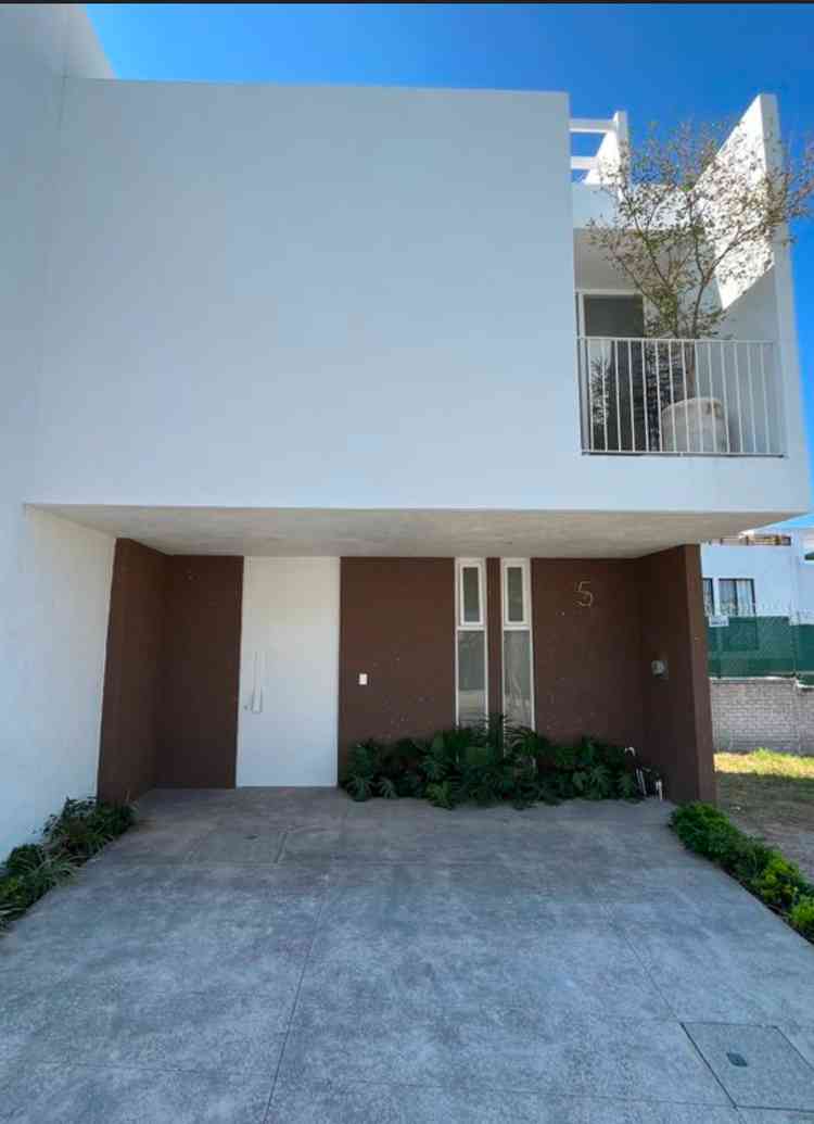 casa en venta avenida madeiras madeiras ii zapopan jalisco puxZ1wW